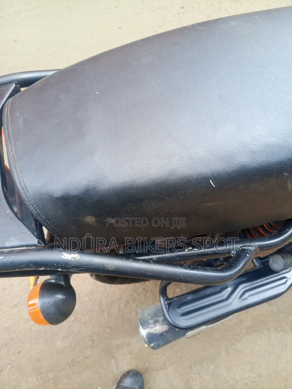 Bajaj Boxer 150 UG 2025 Red