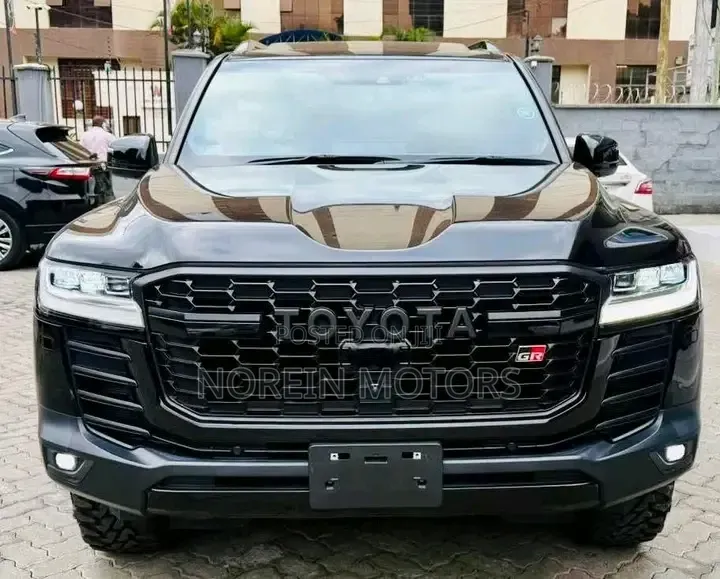 Toyota Land Cruiser 2023 Matt Black