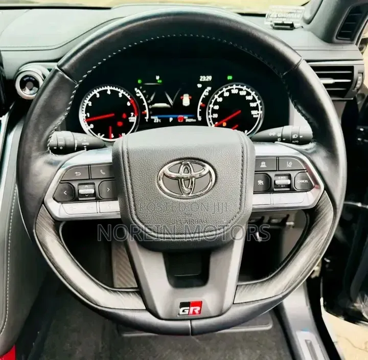 Toyota Land Cruiser 2023 Matt Black