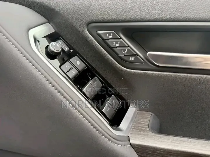 Toyota Land Cruiser 2023 Matt Black