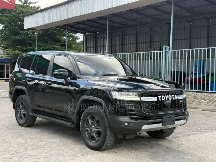 Toyota Land Cruiser 2023 Black