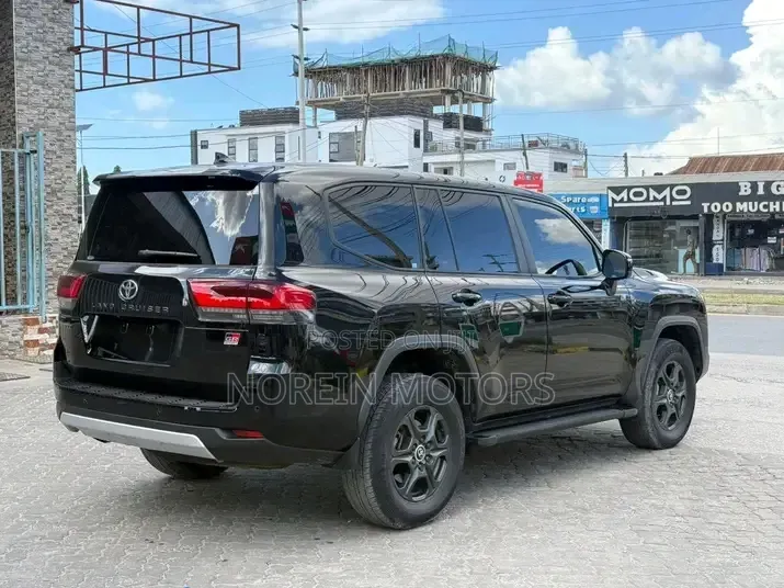 Toyota Land Cruiser 2023 Black