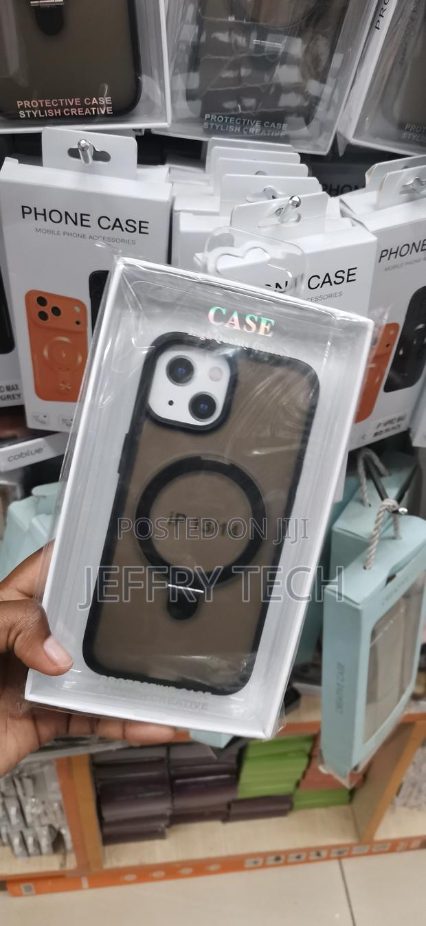 iPhone 13 Smoke-Black Tint, Integrated Camera Lens Borders Cover - thumbnail 2