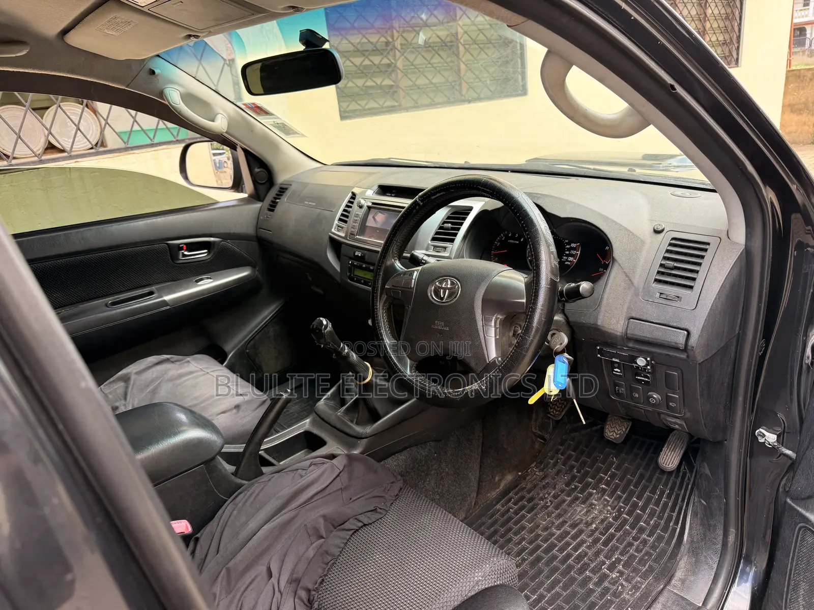 Toyota Hilux 2014 Black
