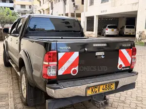 Toyota Hilux 2014 Black