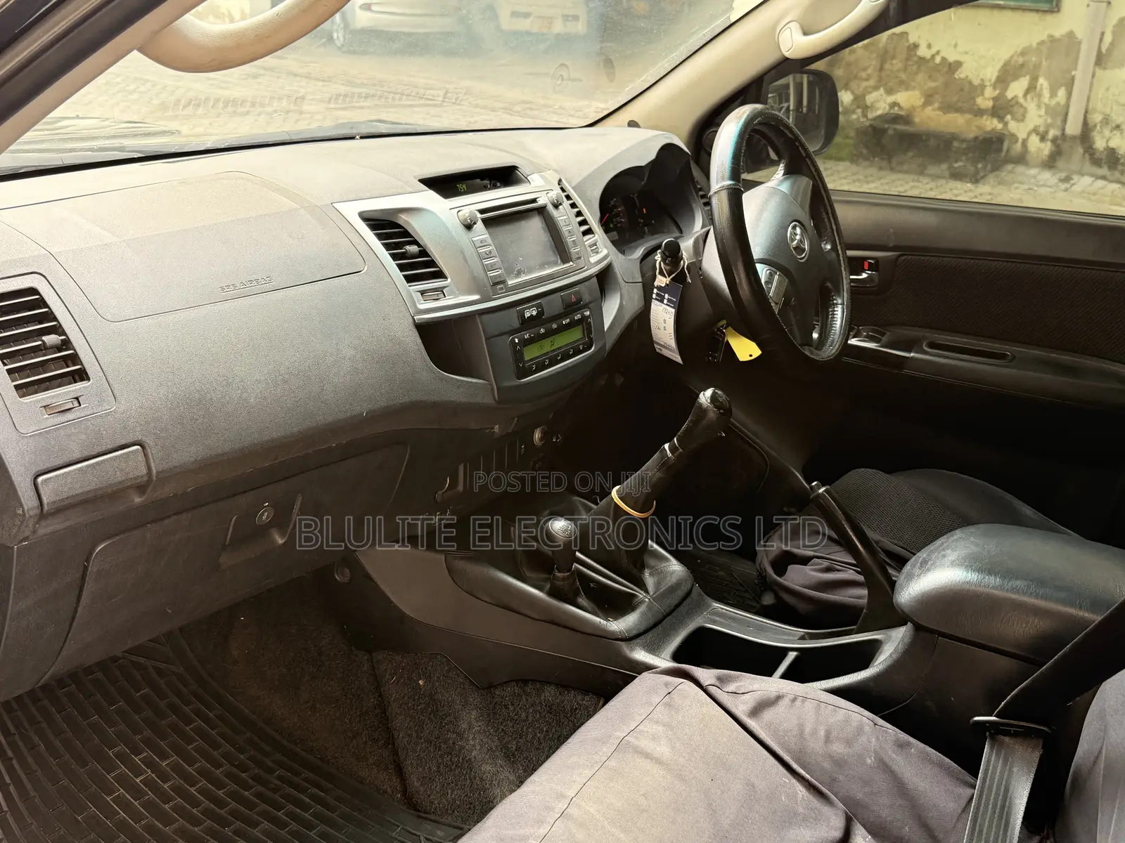Toyota Hilux 2014 Black