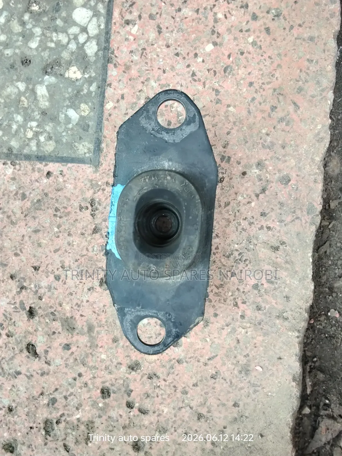 Original Nissan Note New Model and New Model Engine Mounting