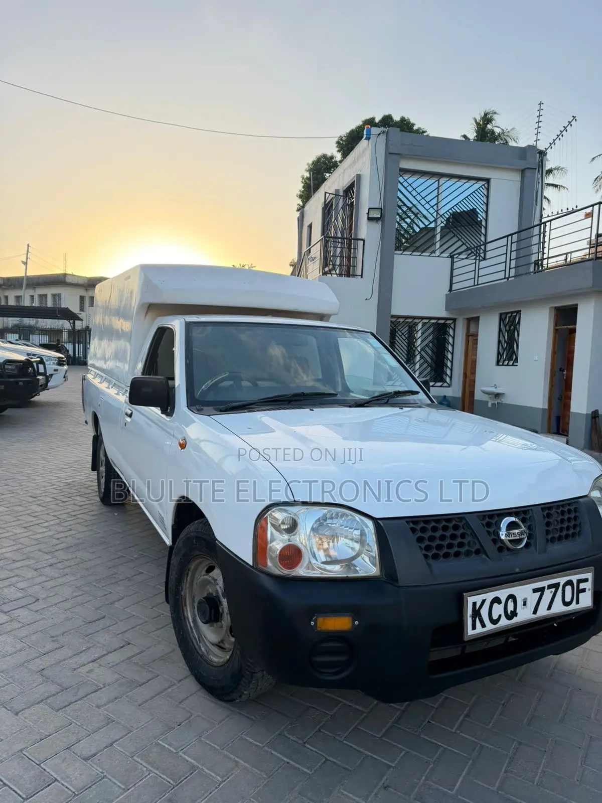 Nissan Pick-Up 2015 White