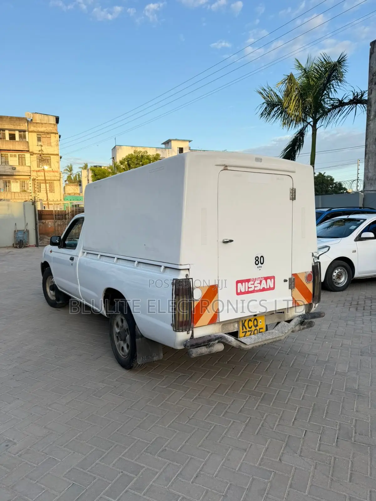 Nissan Pick-Up 2015 White