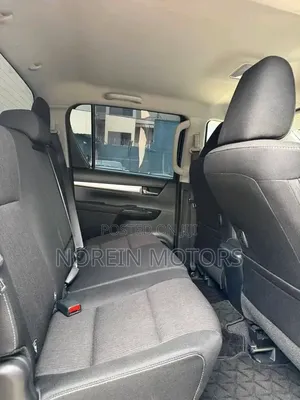 Toyota Hilux 2019 Matt Black