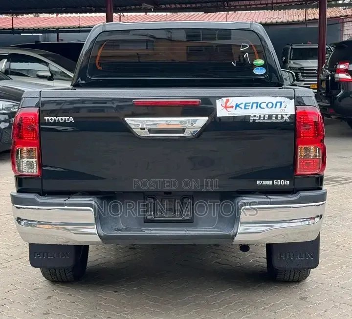 Toyota Hilux 2019 Matt Black