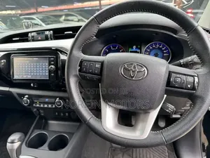 Toyota Hilux 2019 Matt Black