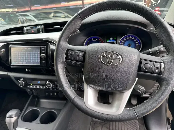 Toyota Hilux 2019 Matt Black