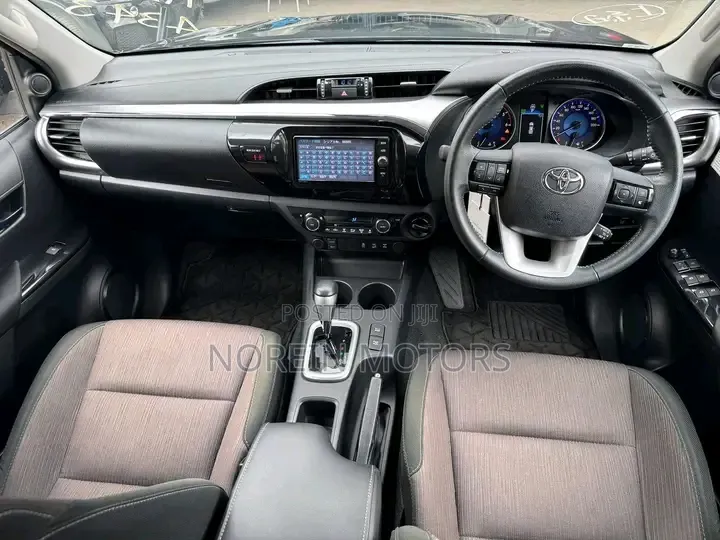 Toyota Hilux 2019 Matt Black
