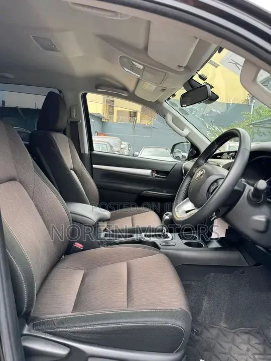 Toyota Hilux 2019 Matt Black