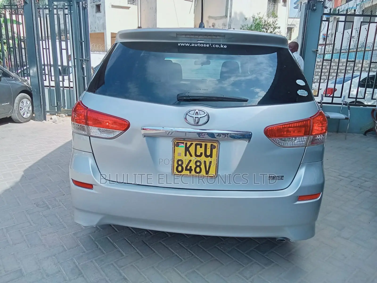 Toyota Wish 2012 Silver
