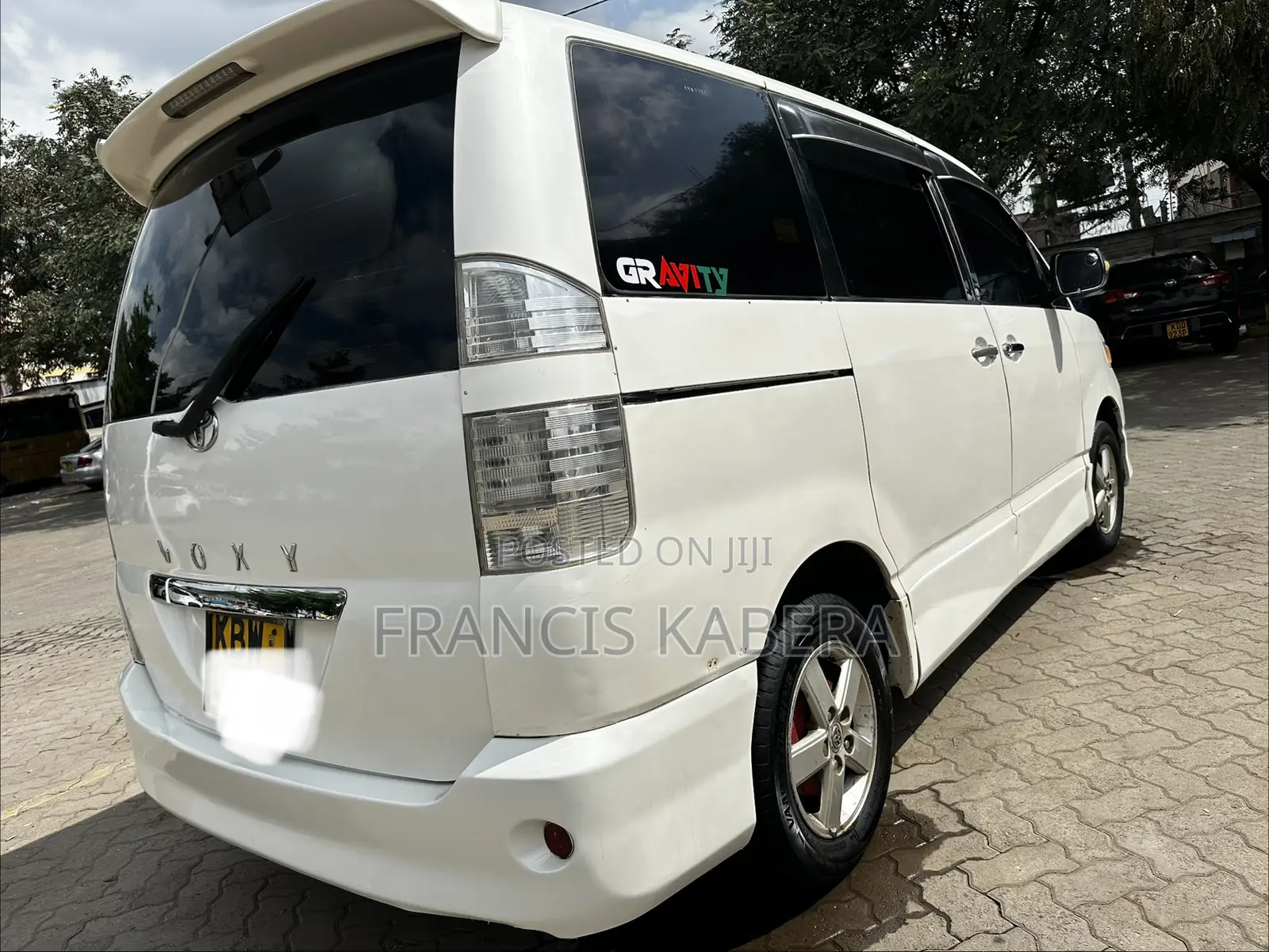 Toyota Voxy 2006 White