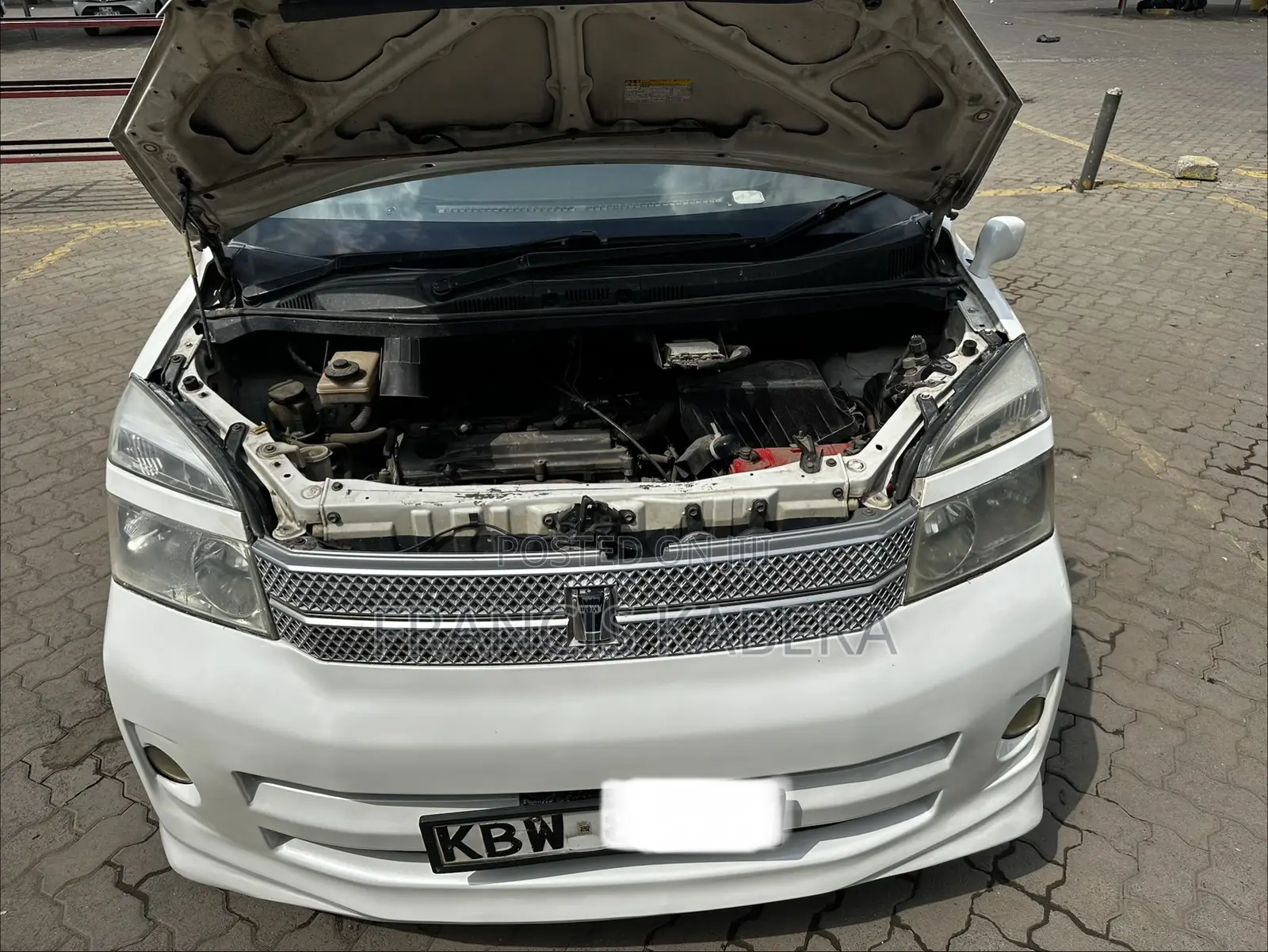 Toyota Voxy 2006 White