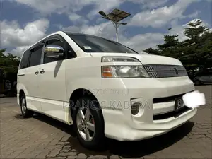 Toyota Voxy 2006 White