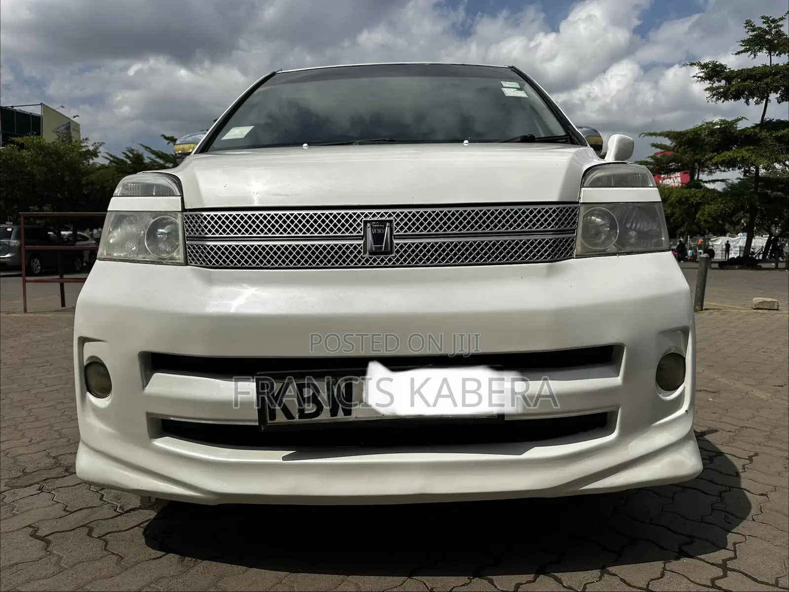Toyota Voxy 2006 White
