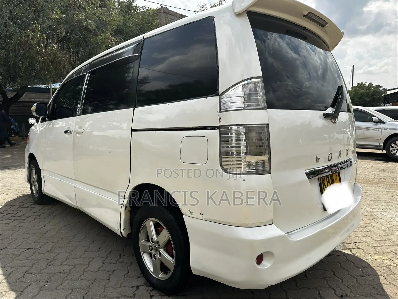 Toyota Voxy 2006 White