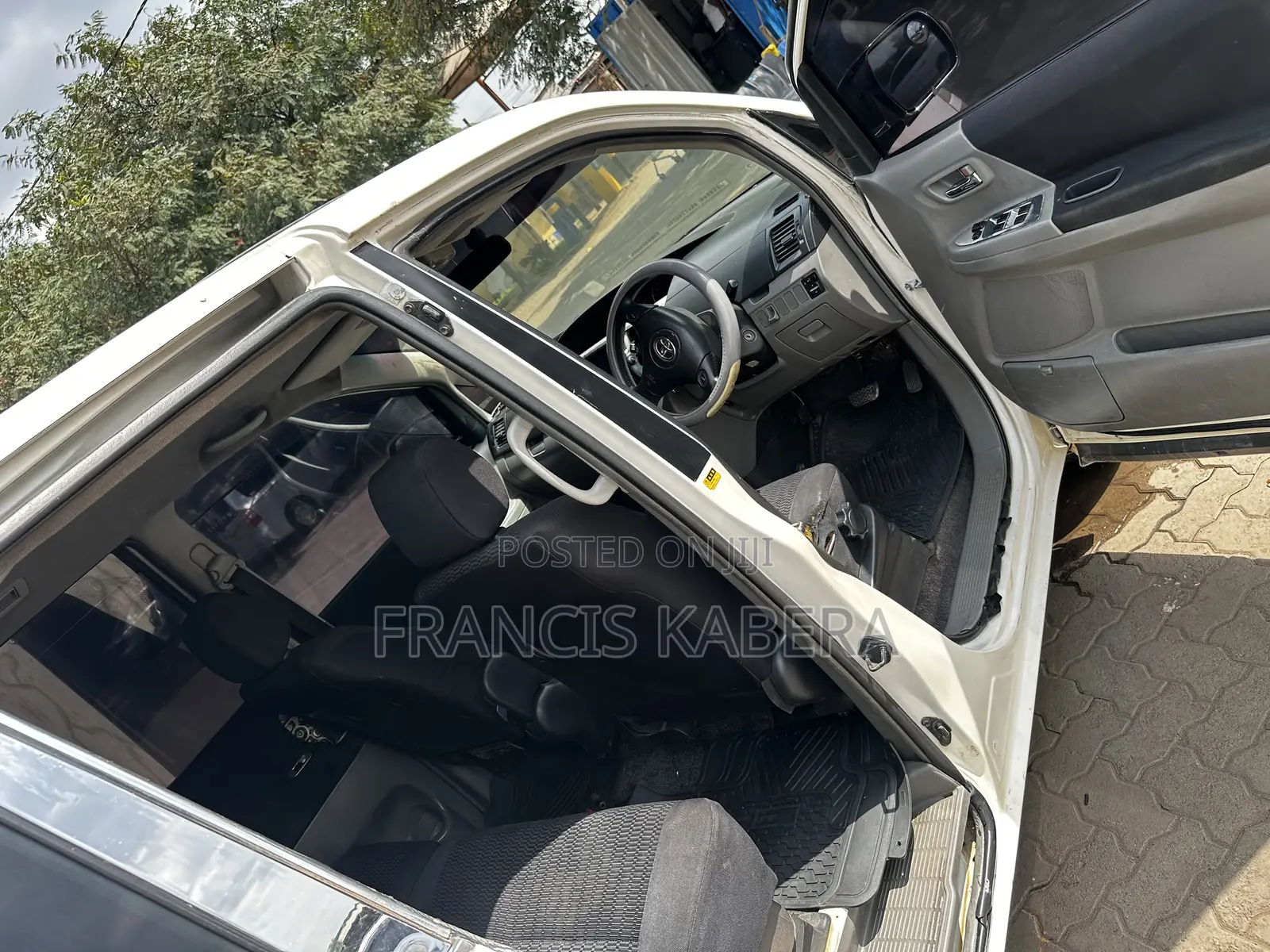 Toyota Voxy 2006 White