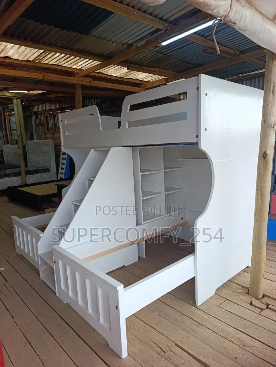 Modern Tripple Decker