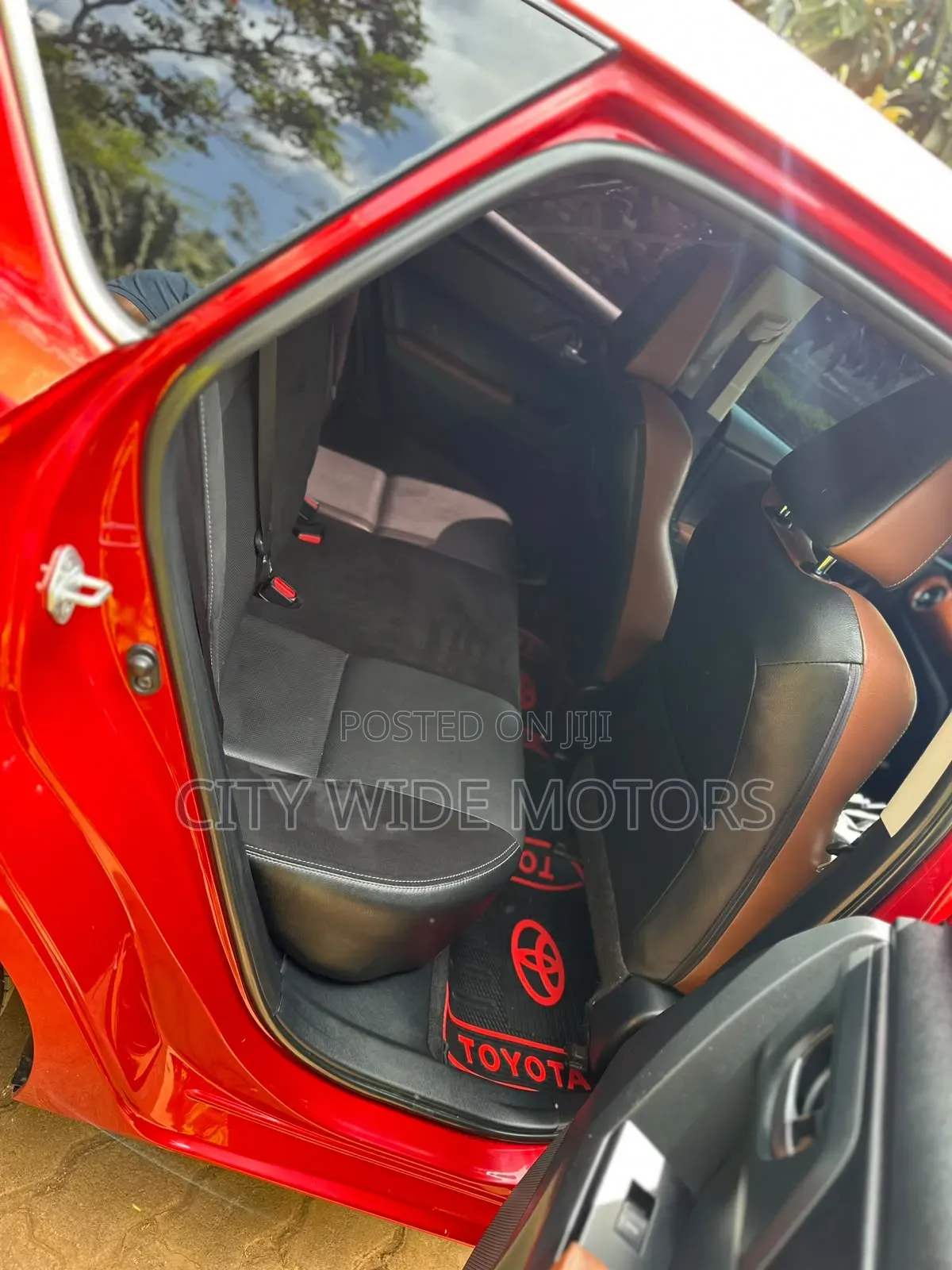 Toyota Auris 2015 Red