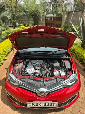 Toyota Auris 2015 Red
