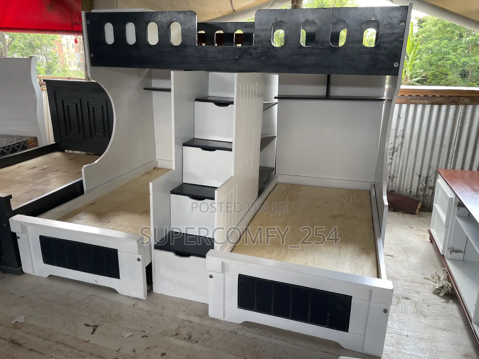 Modern Tripple Decker