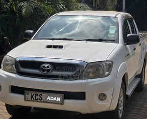 Toyota Hilux 2011 White