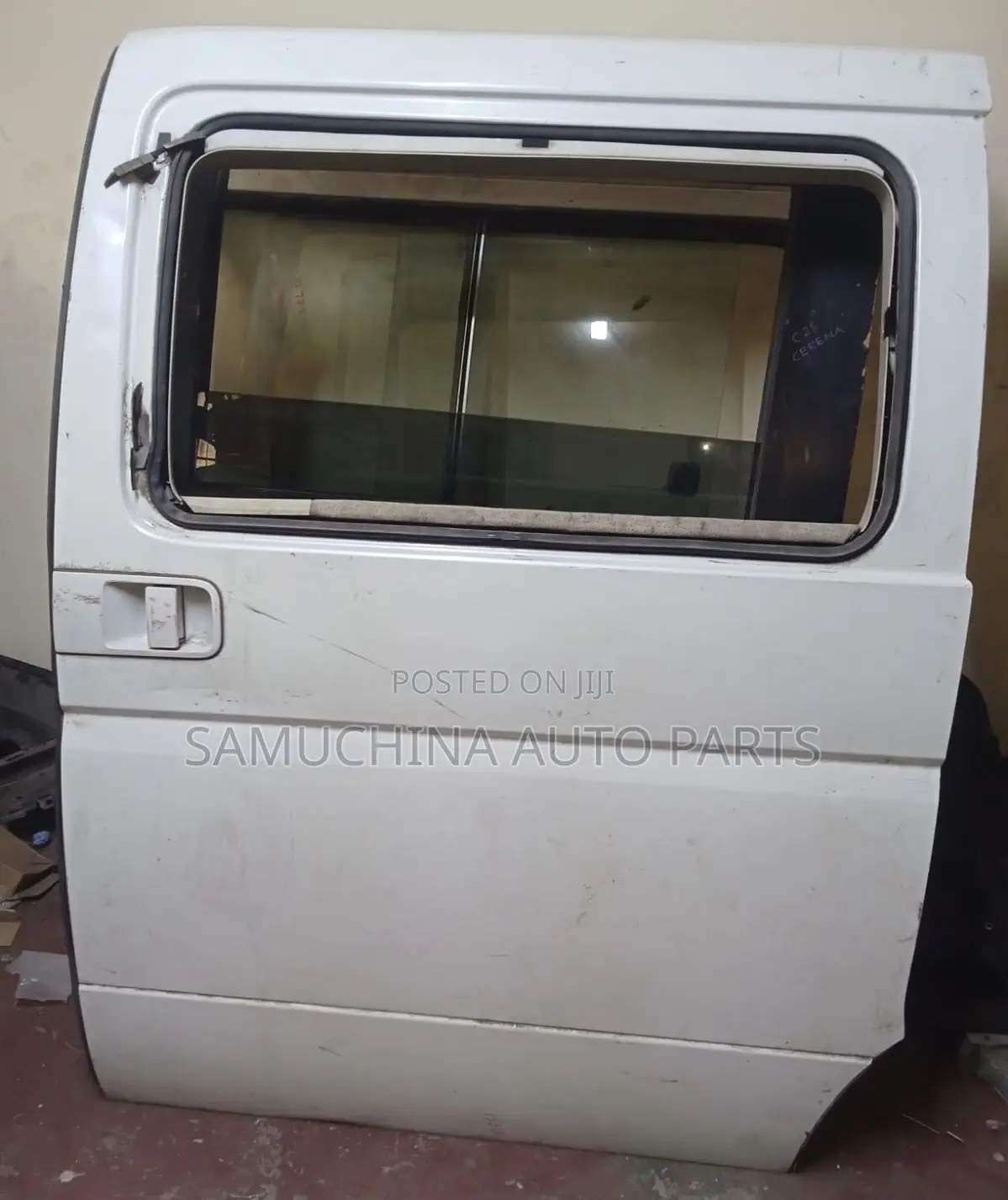 Sliding Door Nissan Elgrand {Lhs}