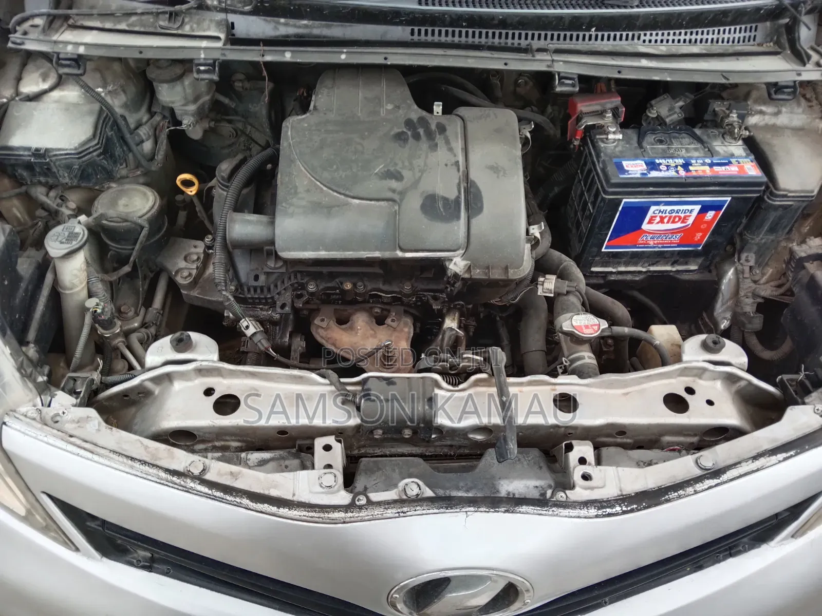Toyota Vitz 2013 Silver