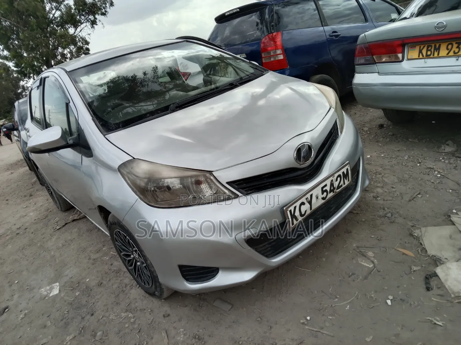 Toyota Vitz 2013 Silver