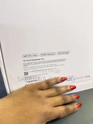 New Laptop Apple MacBook Pro 24GB Apple M5 Pro SSD 1T