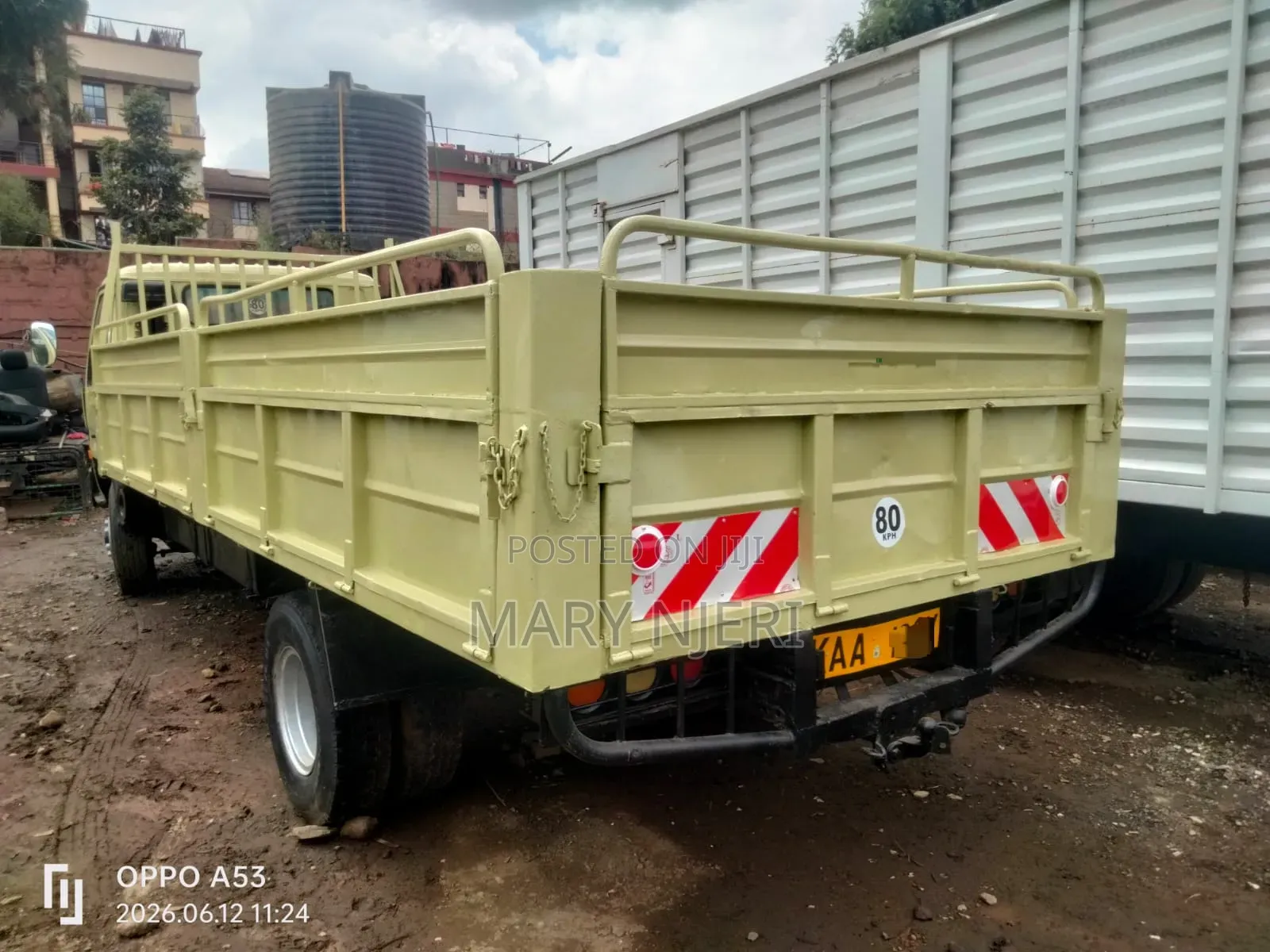 Mitsubishi Fh100 Truck 1990 Beige