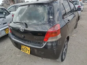 Toyota Vitz 2010 Black