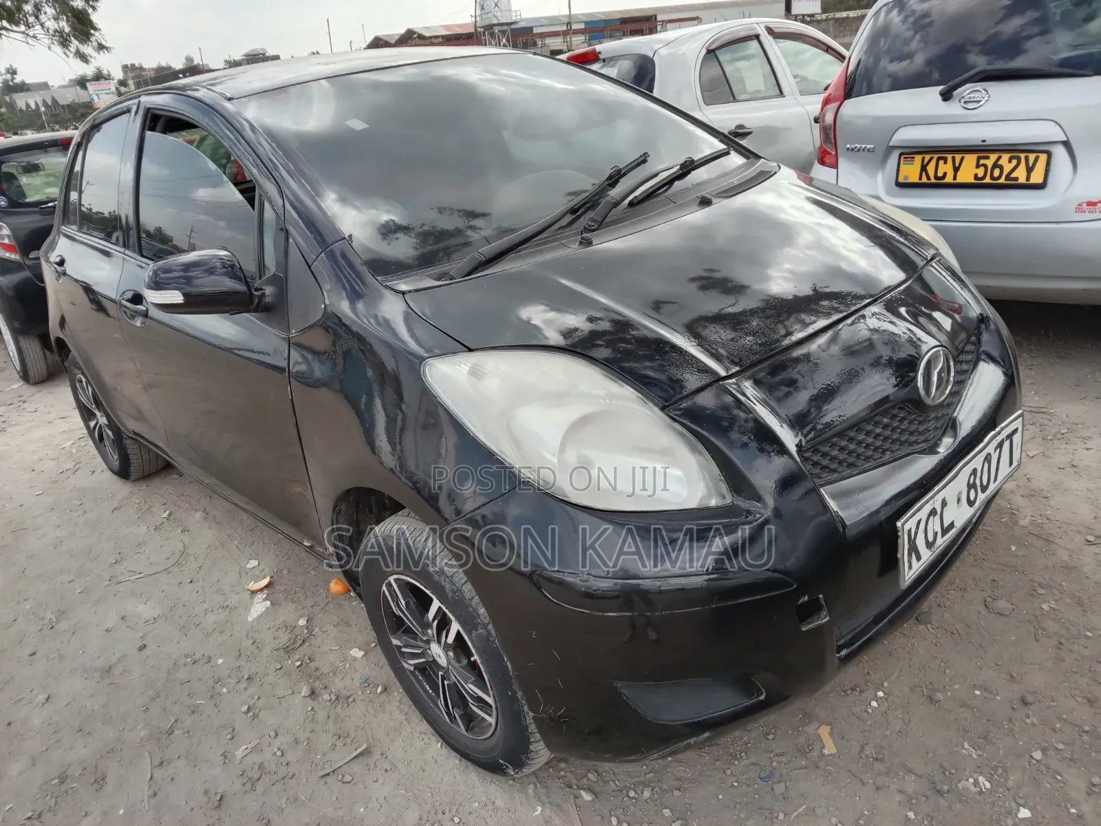 Toyota Vitz 2010 Black