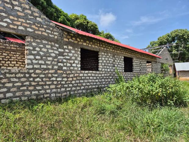 13bdrm House in Bambini, Ukunda for sale