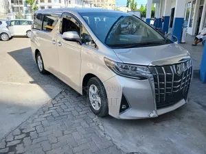 Toyota Alphard 2018 Gold