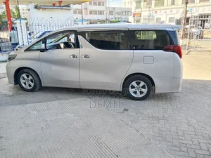 Toyota Alphard 2018 Gold