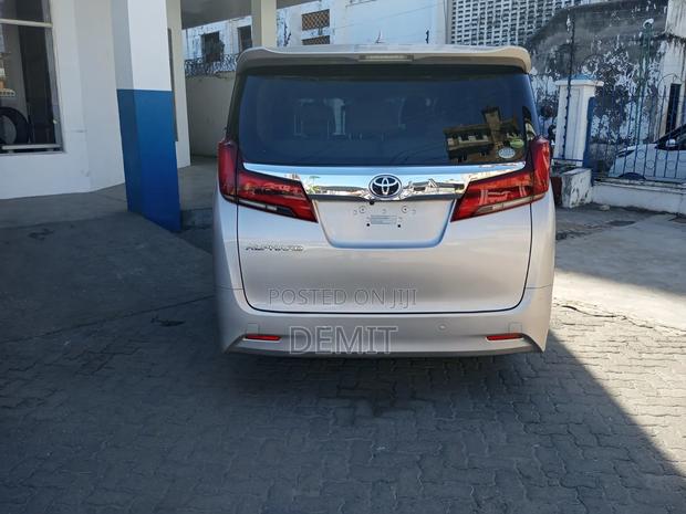 Toyota Alphard 2018 Gold - thumbnail 6