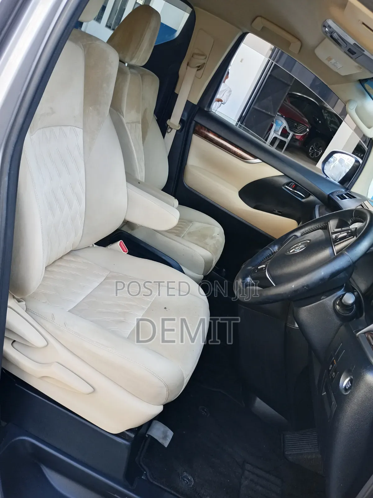 Toyota Alphard 2018 Gold