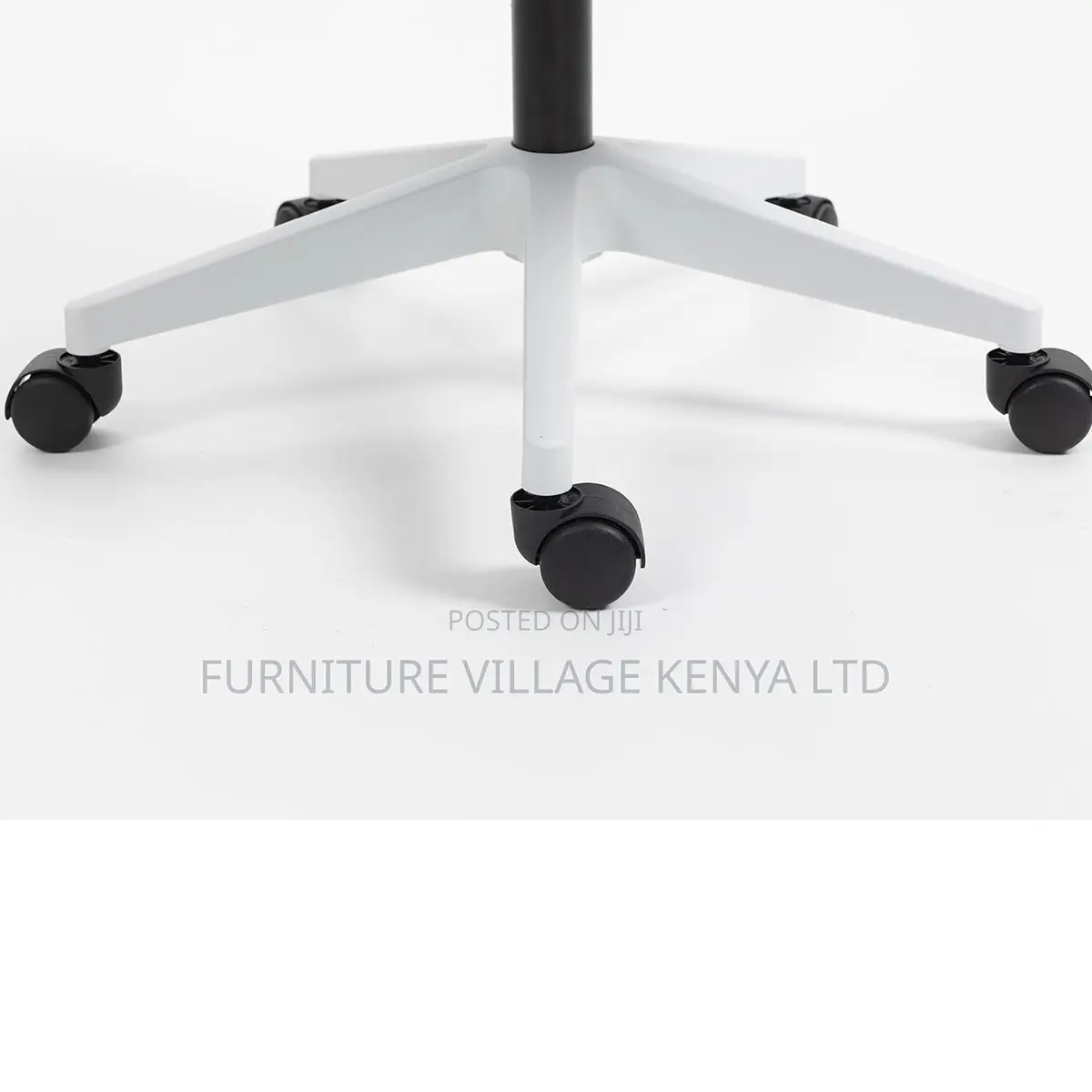 Executive Swivel Visitor Mesh Chair.