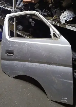 Door Nissan Caravan E25