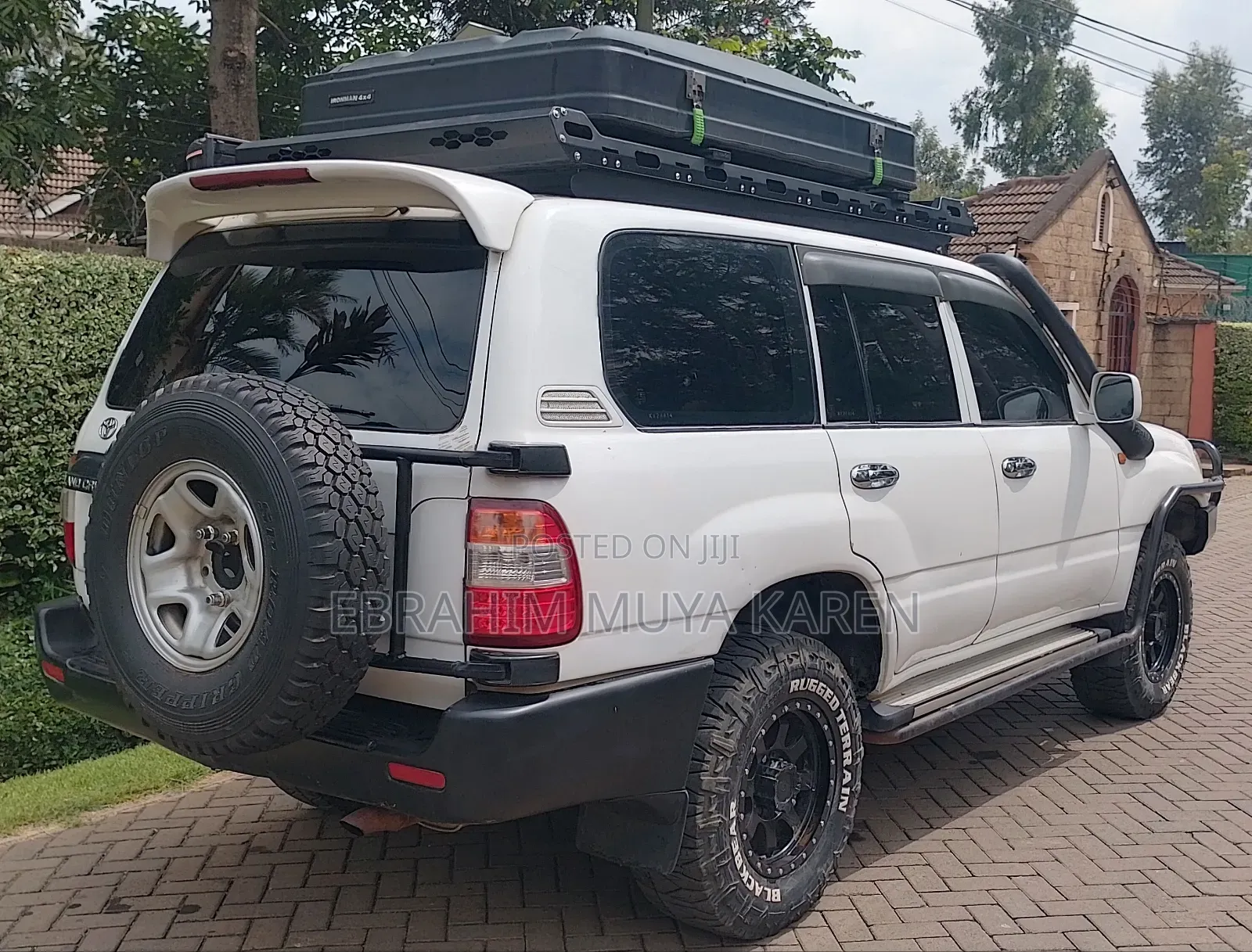 Toyota Land Cruiser 2000 White