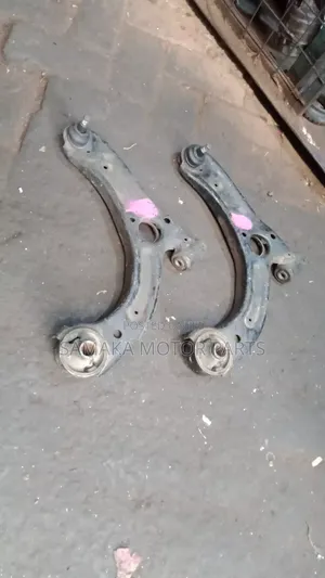 Daihatsu Mira Arm