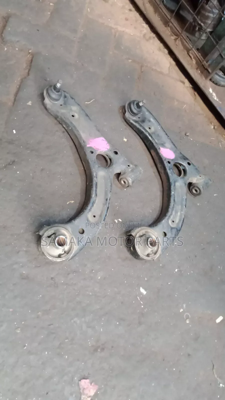 Daihatsu Mira Arm