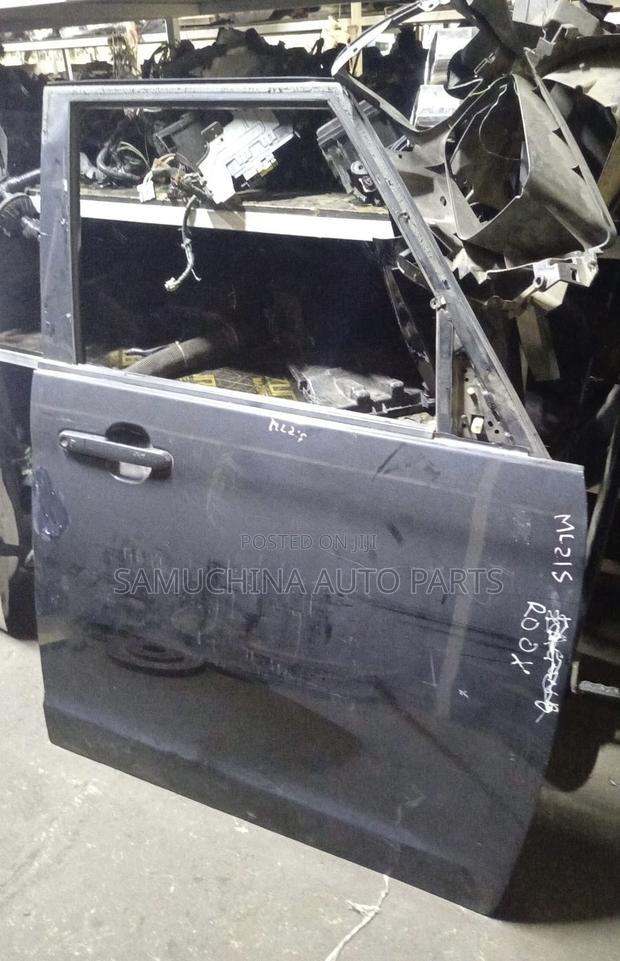 Door Nissan Roox