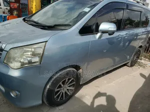 Toyota Noah 2012 Blue
